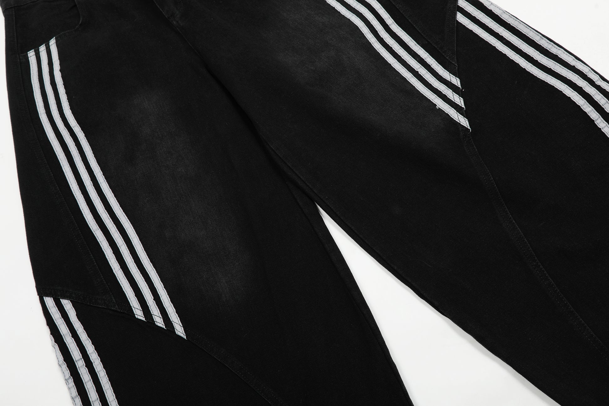 Striped Stitching | Washed Barrel Jeans - Santo 