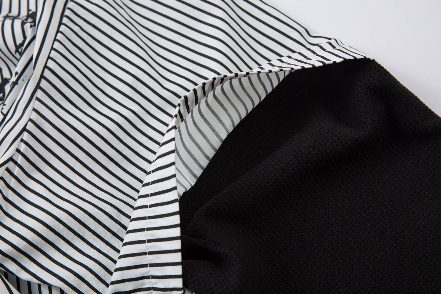 Graffiti Print Layered | Striped Sweatshirt - Santo 