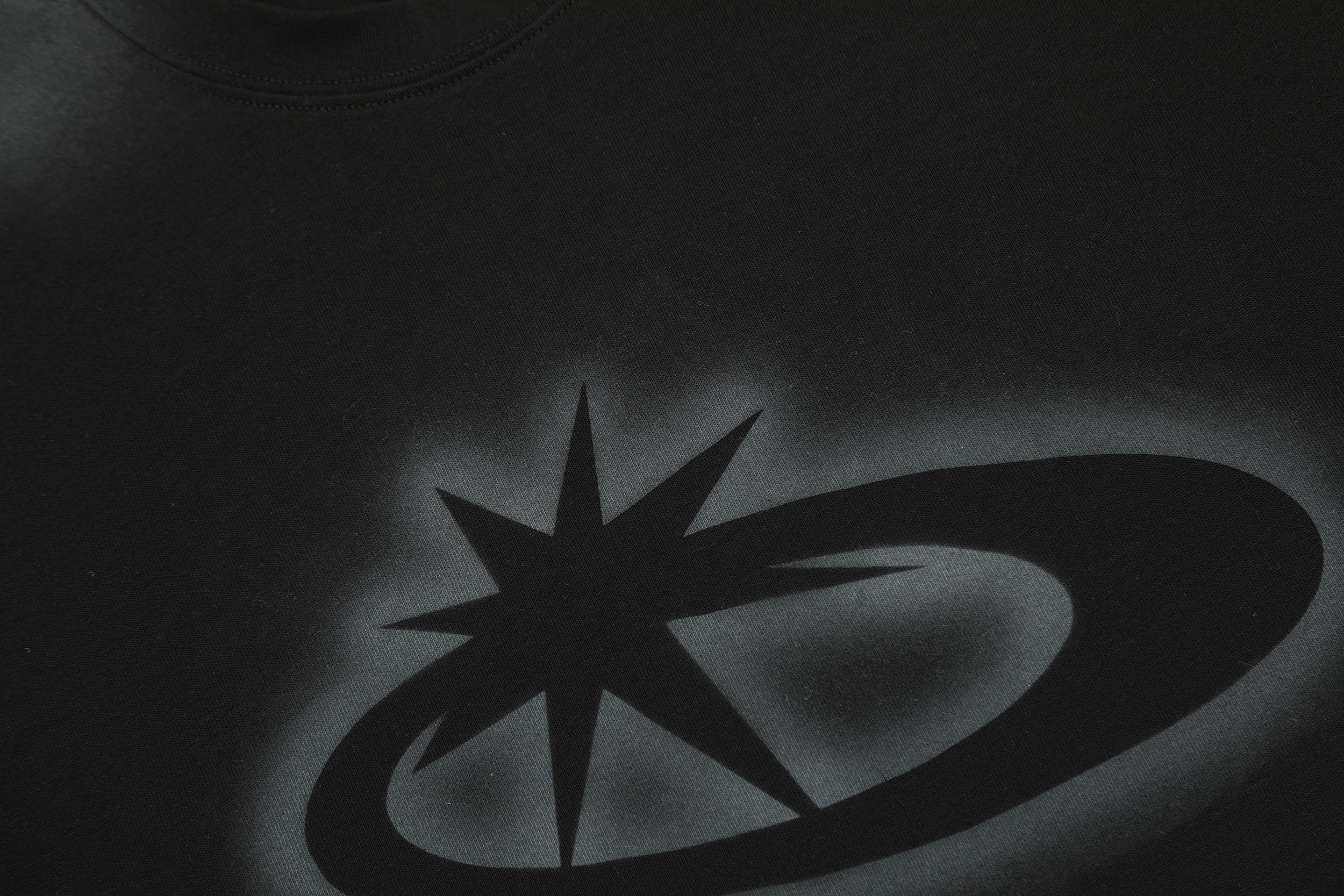 "Vintage Star Trail Print" T Shirt - Santo 