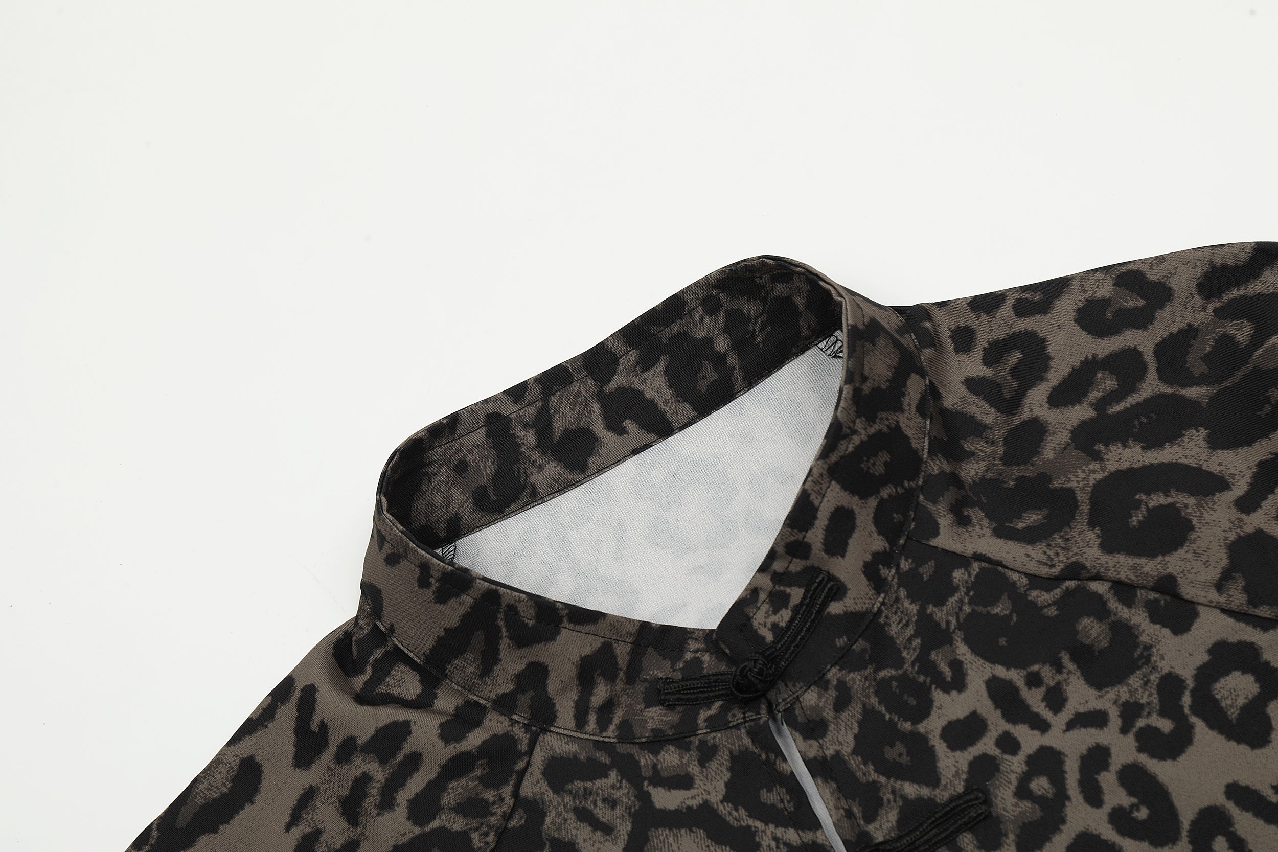 "Knot Button Leopard Print" Polo T Shirt - Santo 