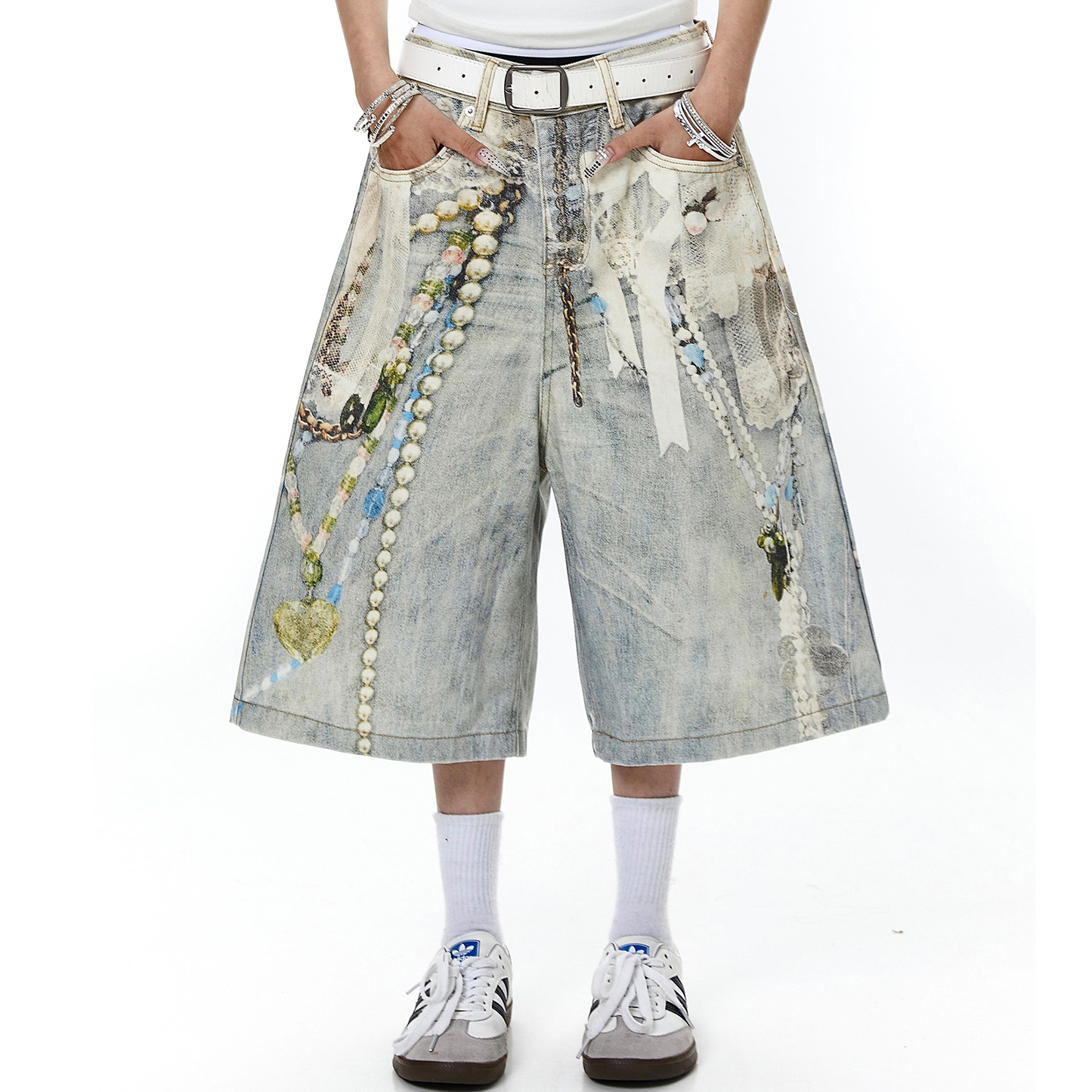 Jewelry Pearl Graphic Print 3D Effect Denim Shorts - Santo 