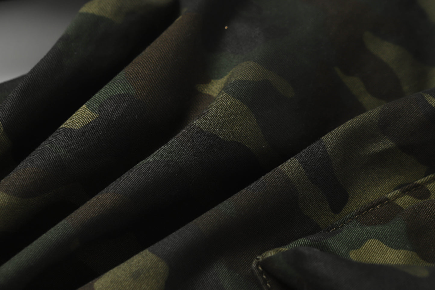 Multi-Pocket | Camouflage Cargo Shorts - Santo 