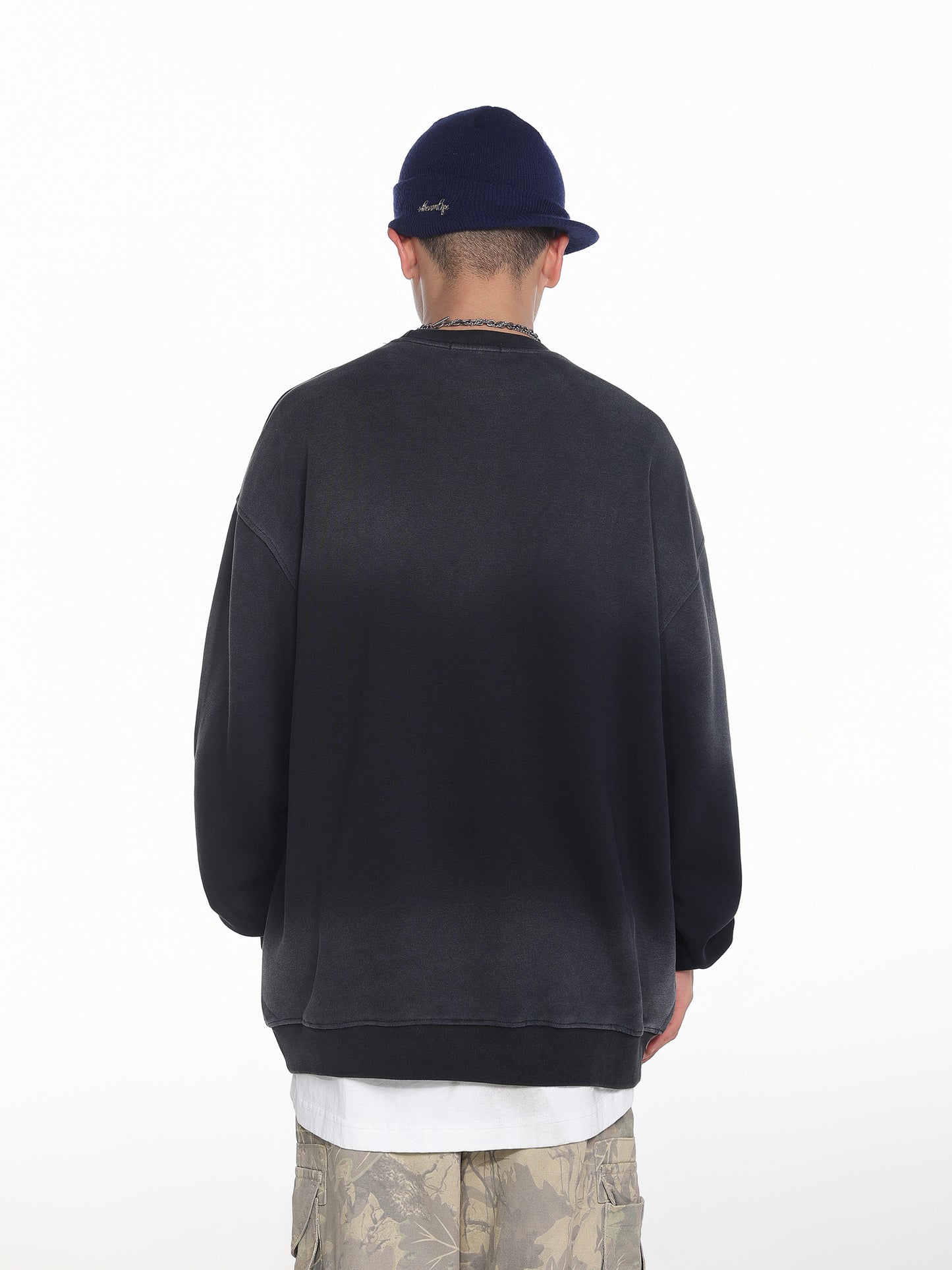 Embroidered Graphic Gradient | Casual Sweatshirt - Santo 