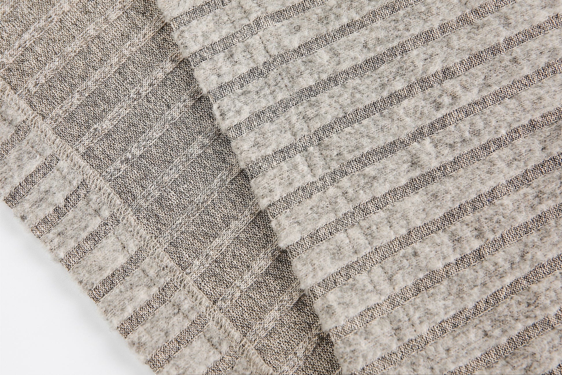 Vintage Plaid Teddy | V-Neck Sweatshirt - Santo 