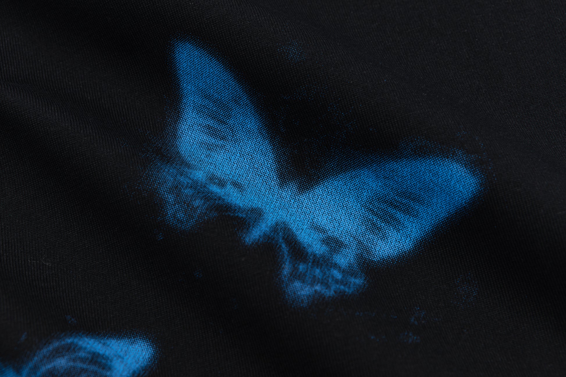 Glow Butterflies | Graphic T-shirt - Santo 