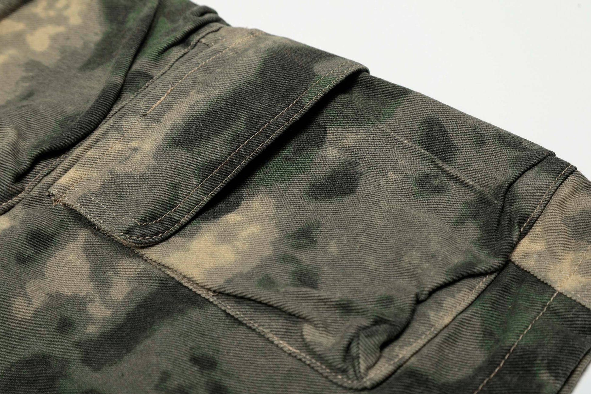 Camo-Print Baggy Cargo Jorts - Santo 