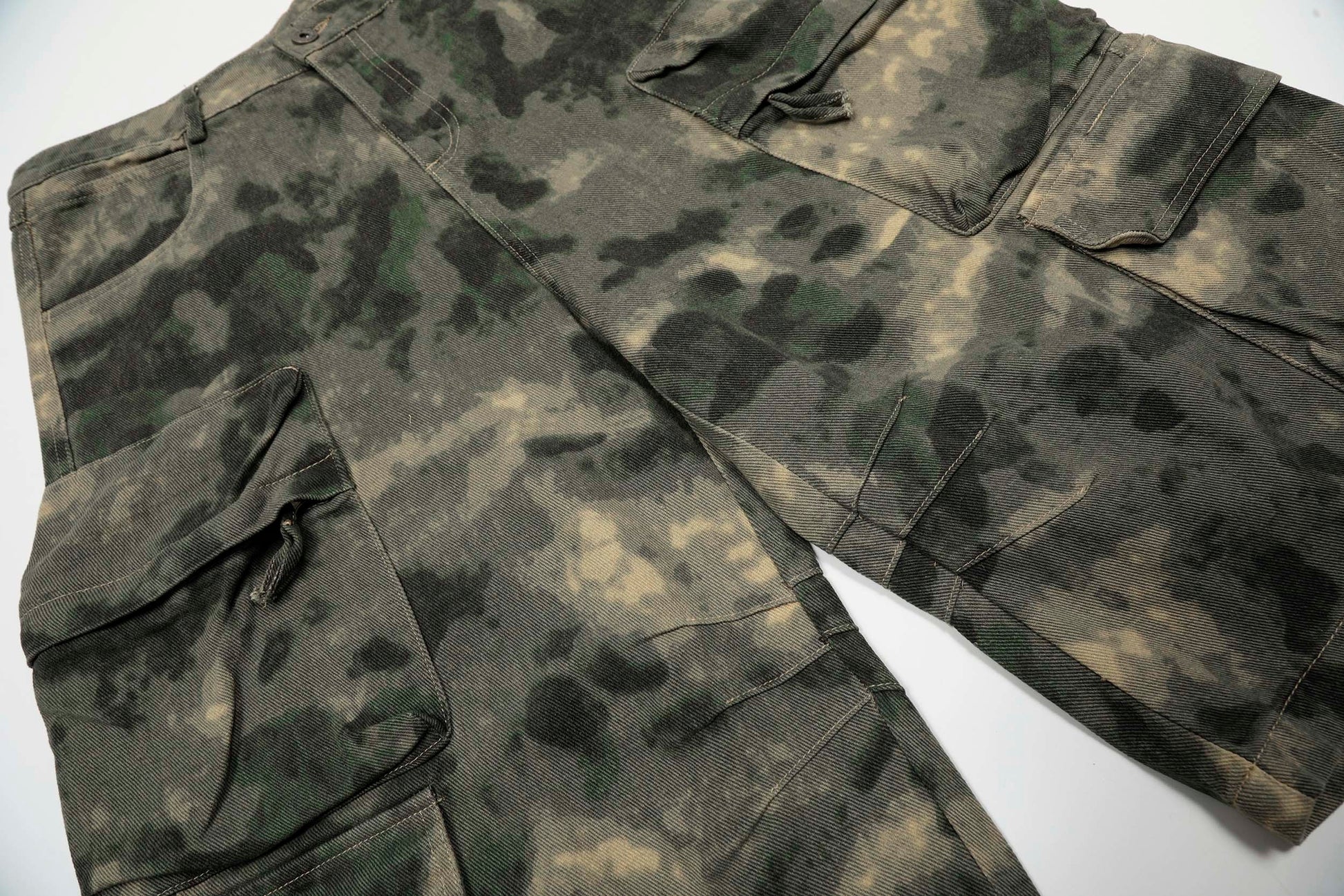 Camo-Print Baggy Cargo Jorts - Santo 
