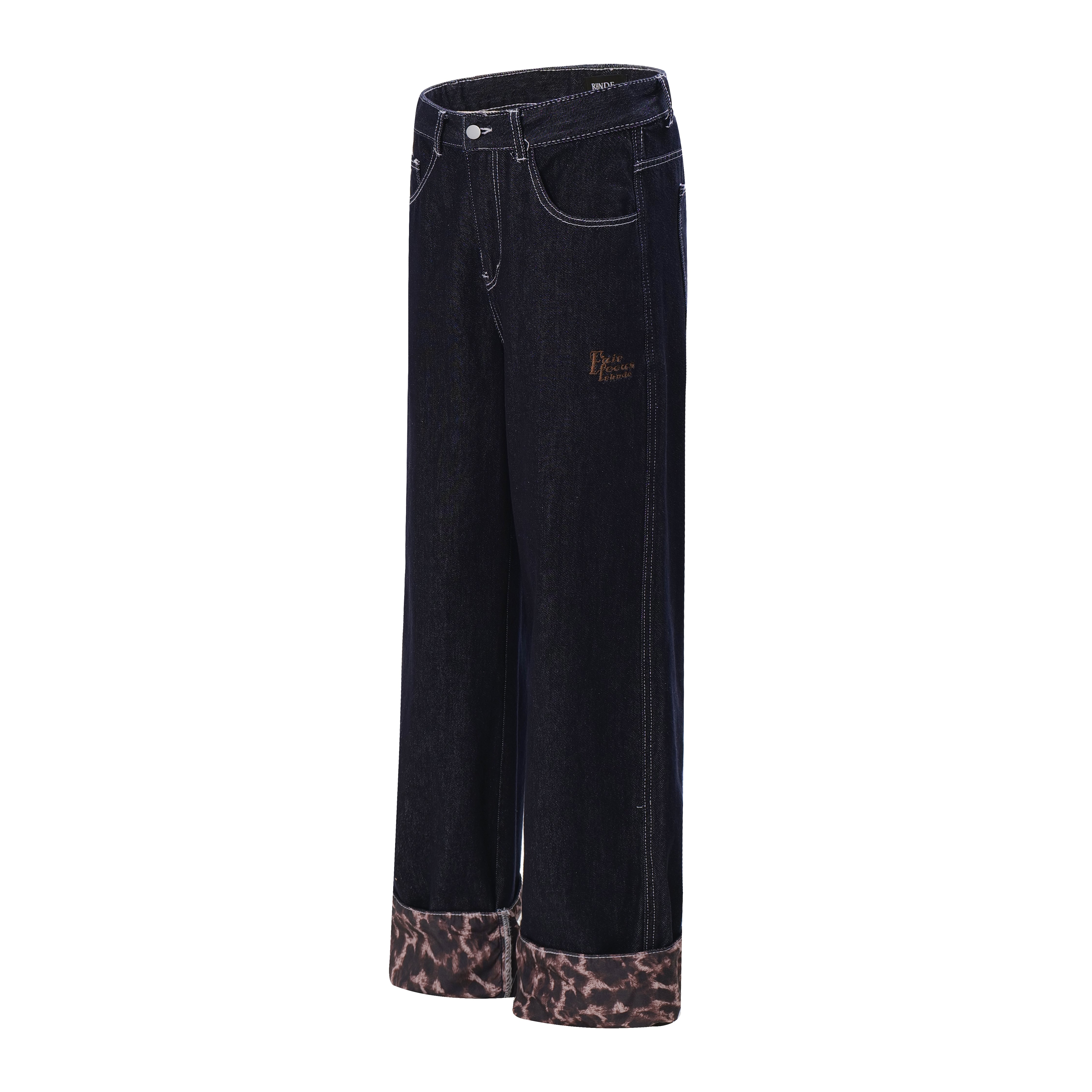 Leoparden-Akzent | Weit geschnittene Streetstyle-Jeans