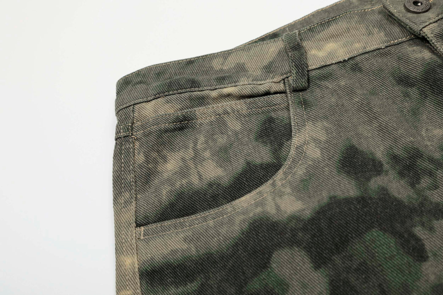 Camo-Print Baggy Cargo Jorts - Santo 