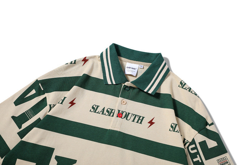 Slash | Retro gestreiftes Grafik-Polo-T-Shirt