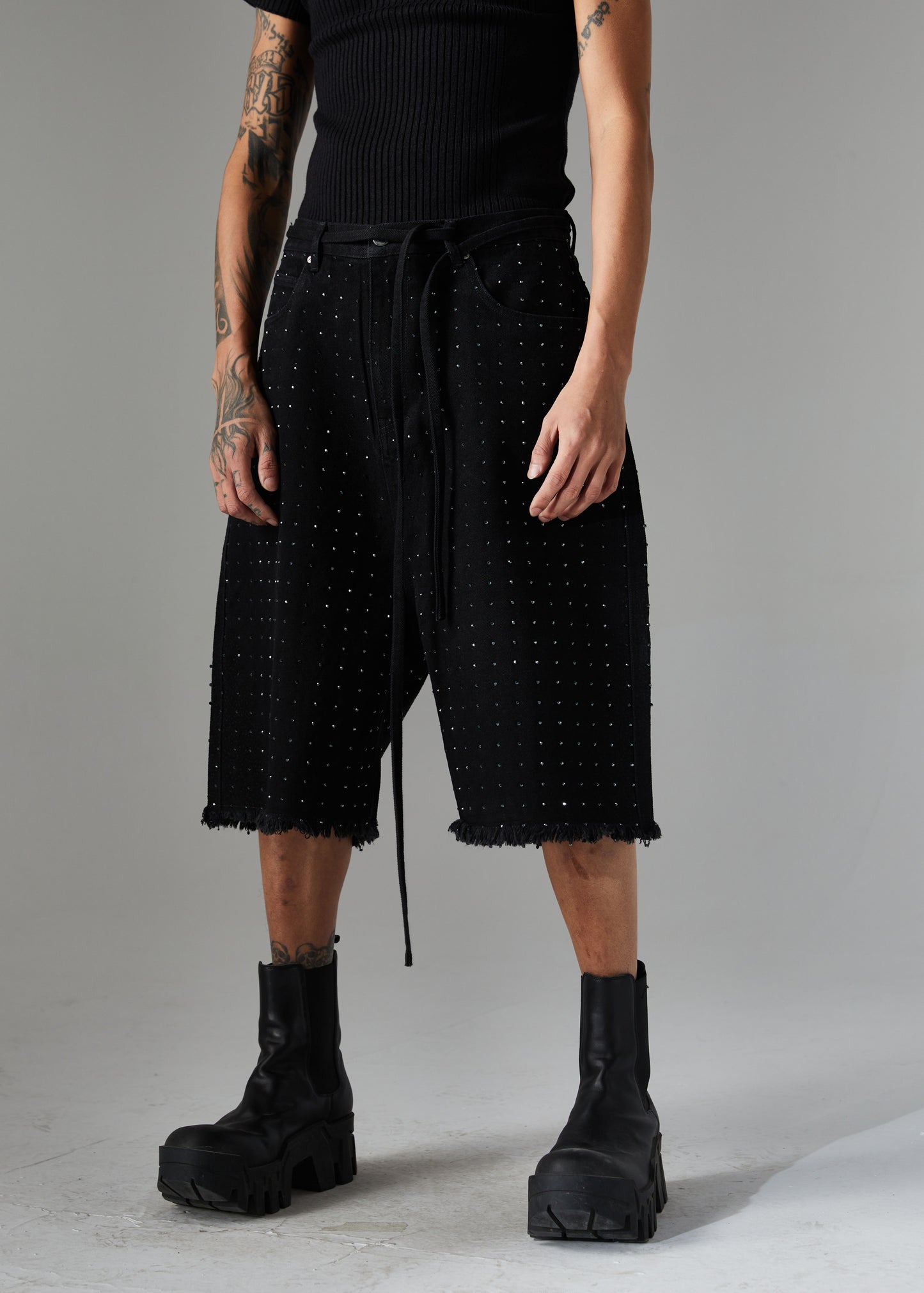 Rhinestone Frayed | Denim Shorts - Santo 