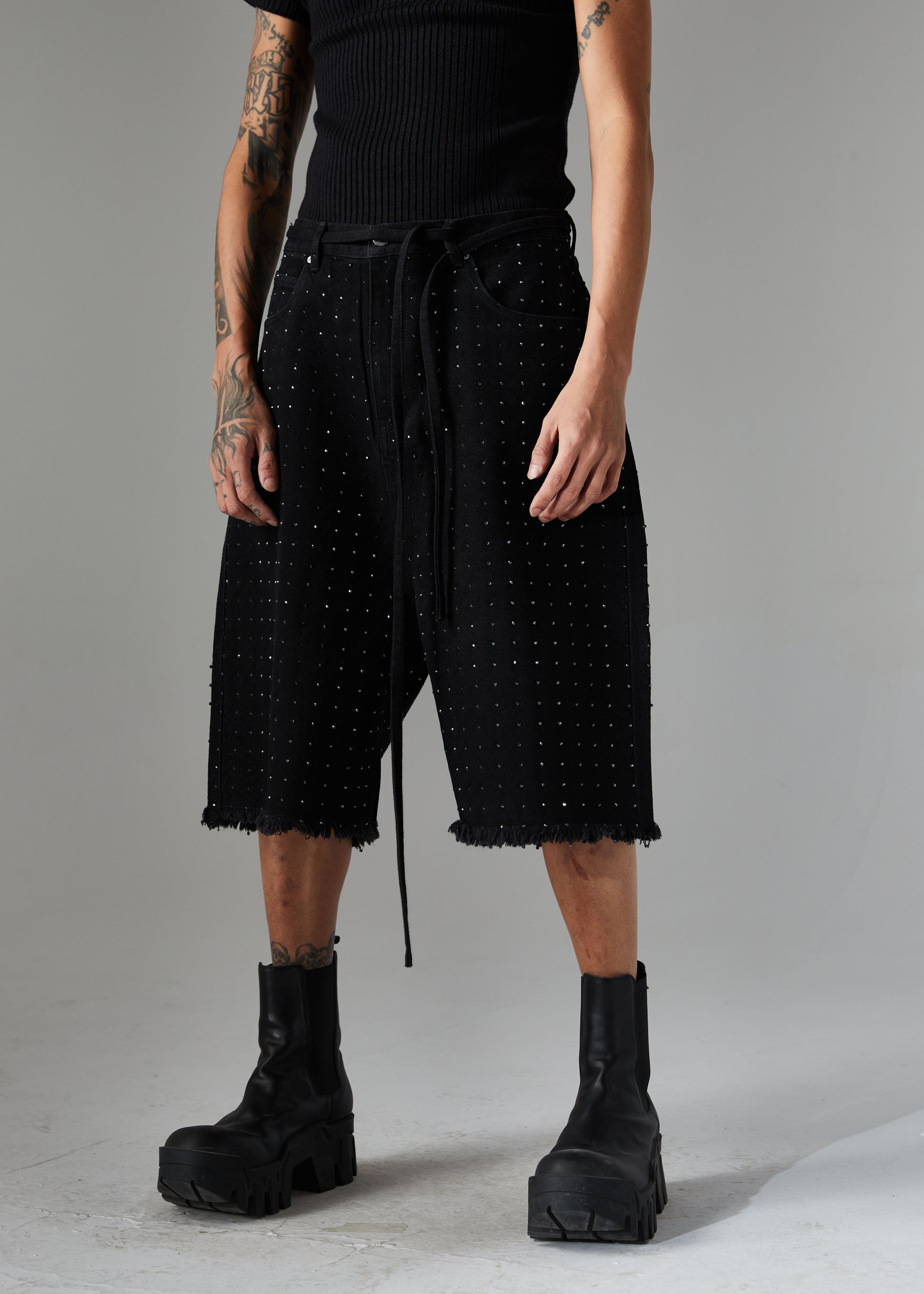Rhinestone Frayed | Denim Shorts - Santo 