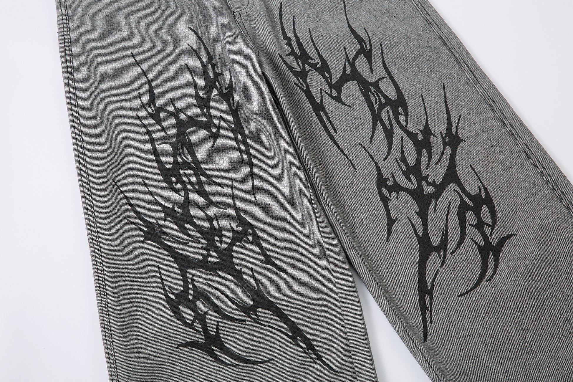 Tribal Flame Print | Baggy Jeans - Santo 