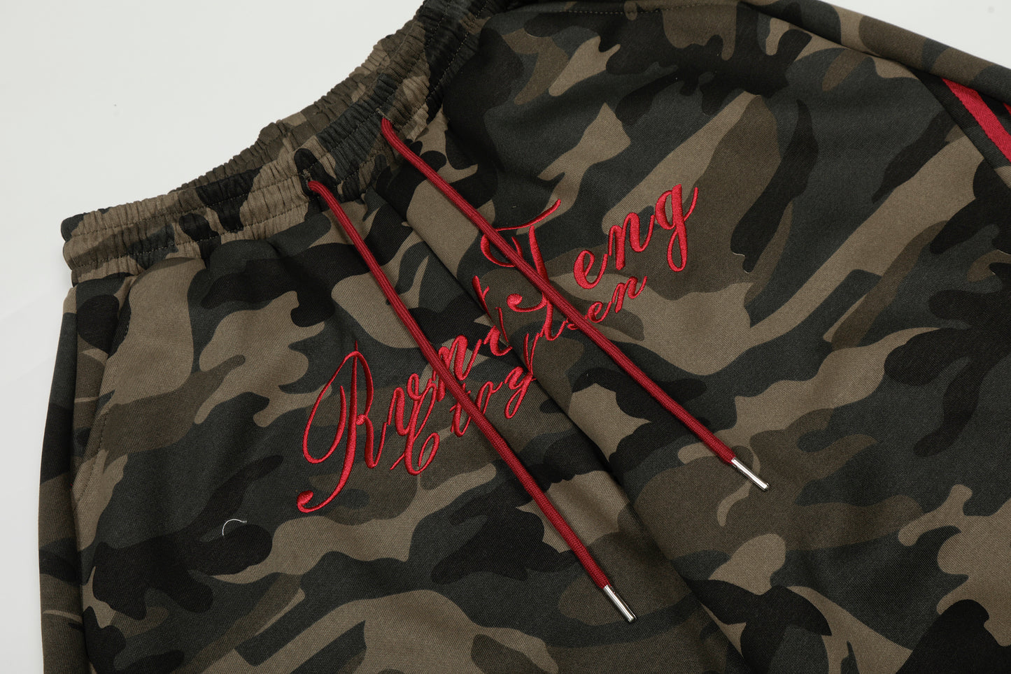 Retro Patchwork Embroidered Camouflage Barrel Pants