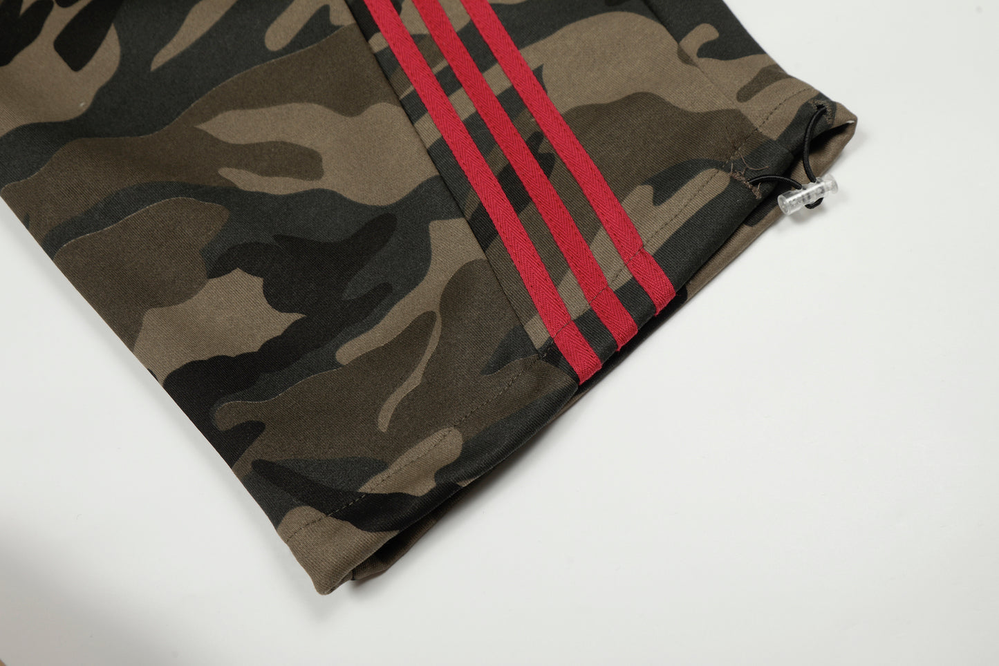 Retro Patchwork Embroidered Camouflage Barrel Pants