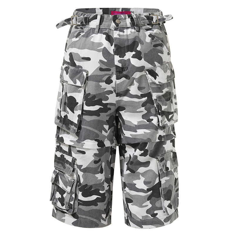 Short camouflage avec ceinture et poches