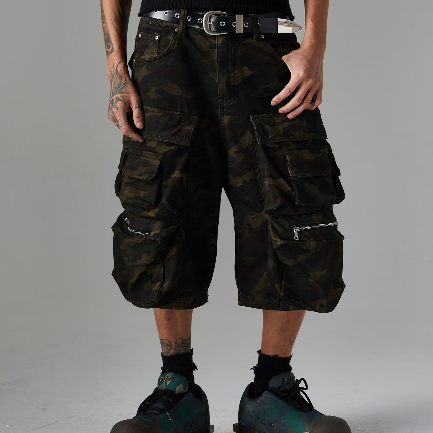 Multi-Pocket | Camouflage Cargo Shorts - Santo 