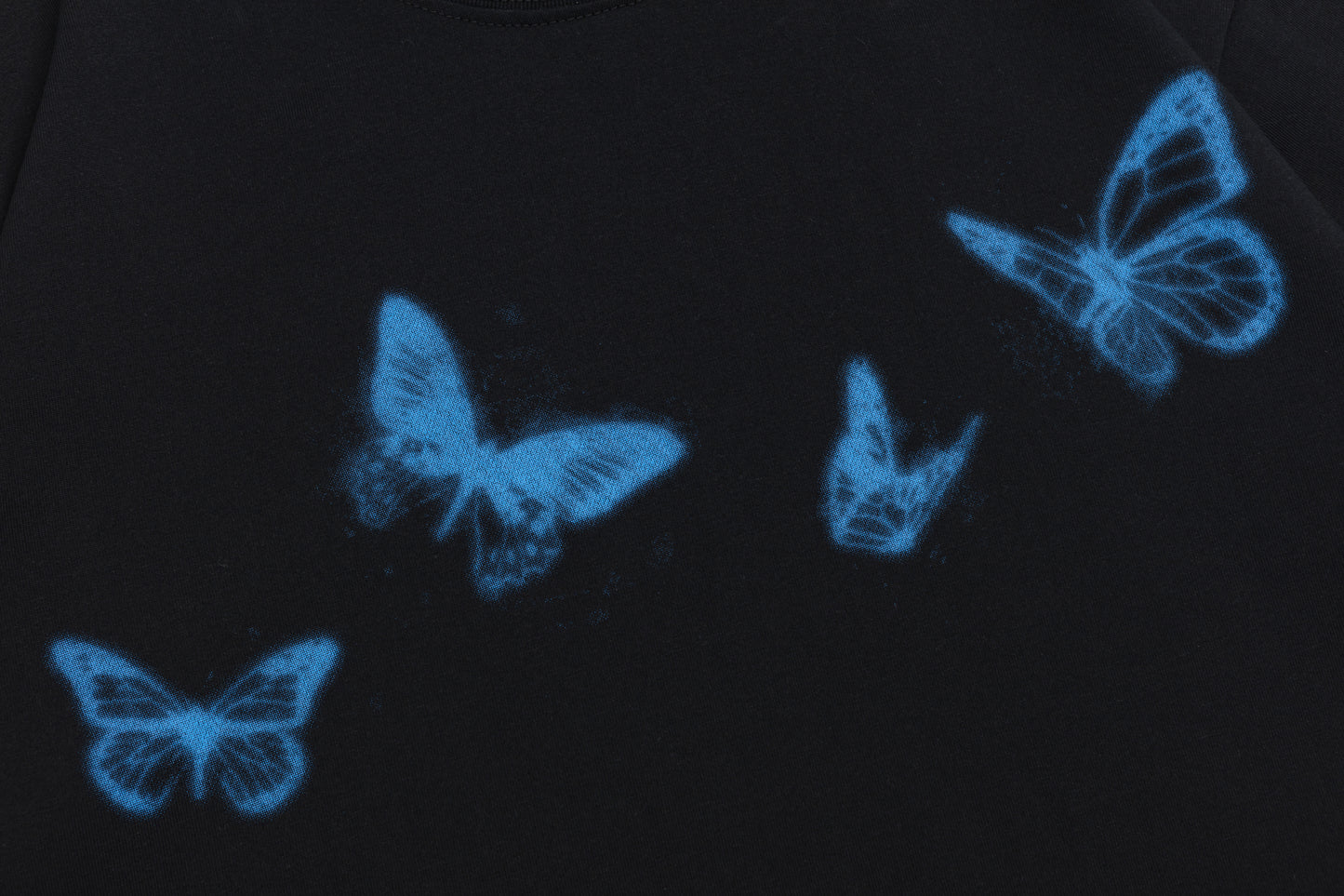 Glow Butterflies | Graphic T-shirt - Santo 