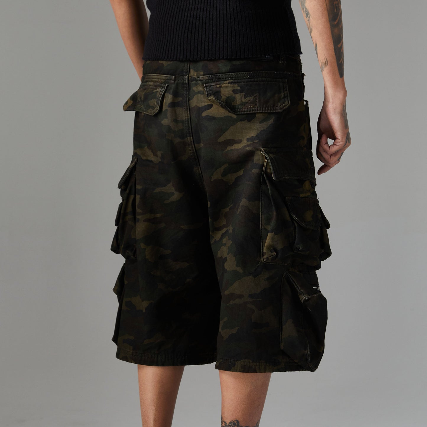 Multi-Pocket | Camouflage Cargo Shorts - Santo 