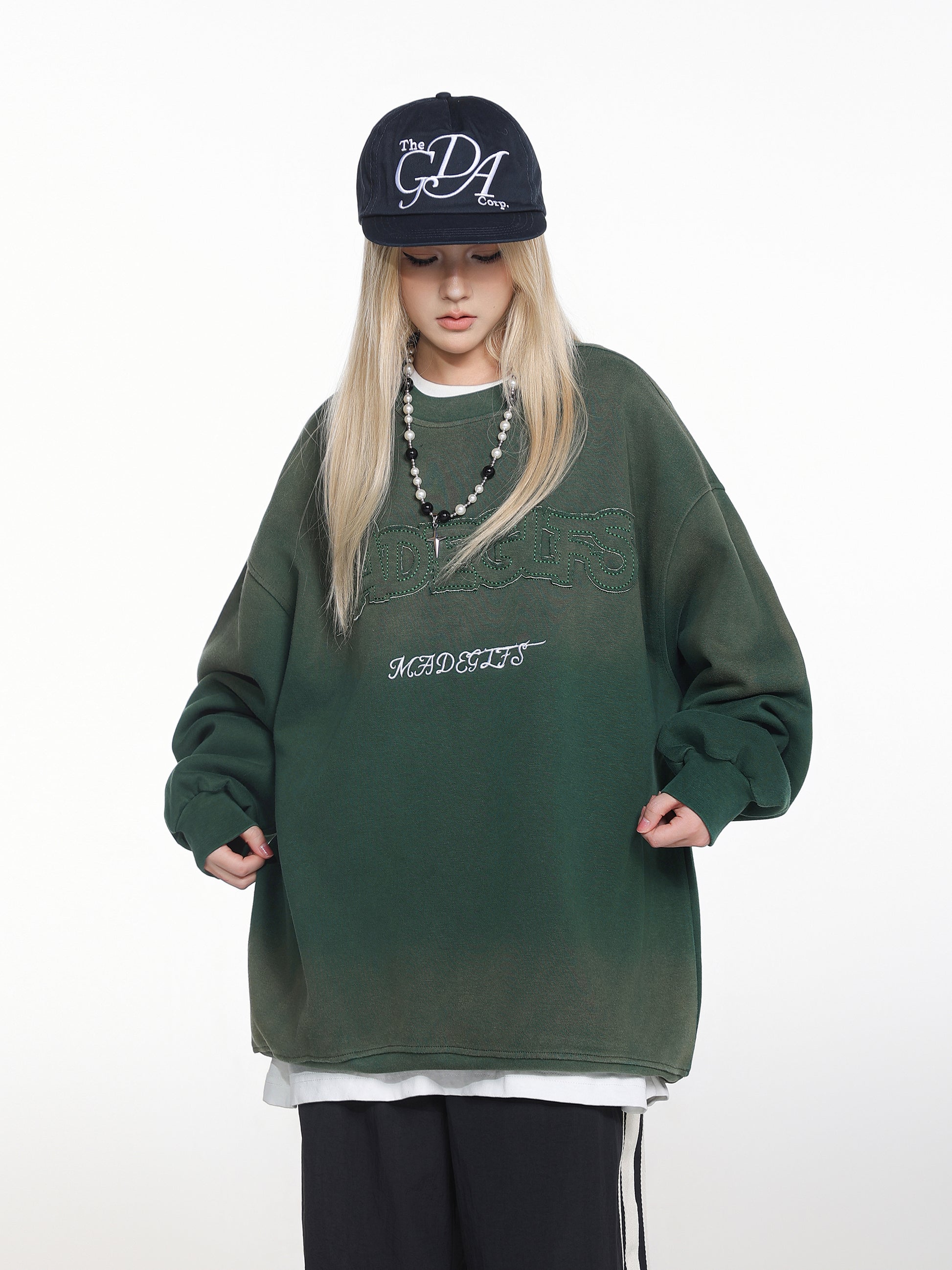 Embroidered Graphic Gradient | Casual Sweatshirt - Santo 