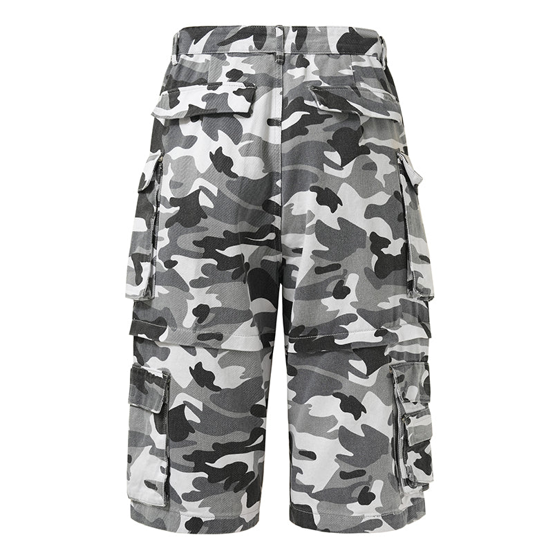 Short camouflage avec ceinture et poches