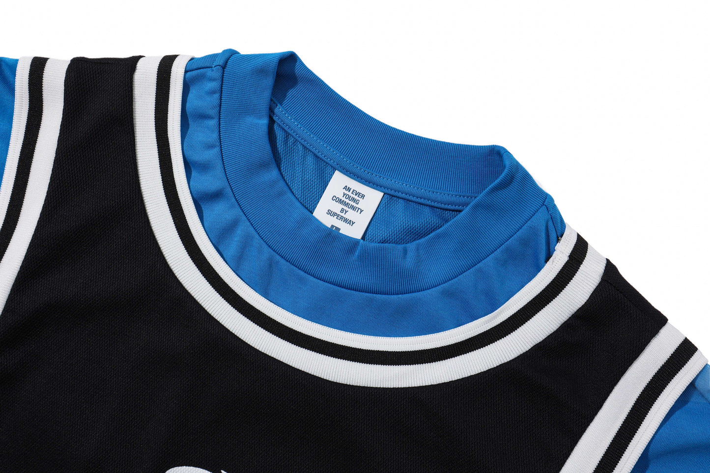 REMARKABLE 01 | Layered T-shirt - Santo 