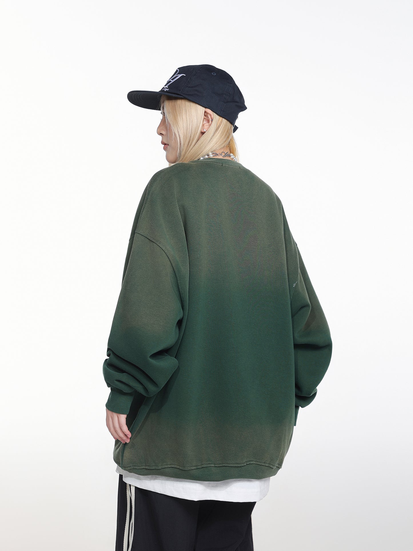 Embroidered Graphic Gradient | Casual Sweatshirt - Santo 