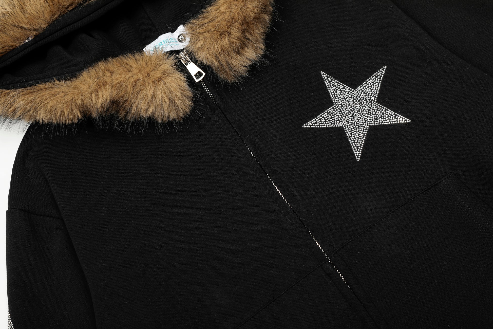 Fluffy Herd | Sheep Embroidered Knit Sweater - Santo 