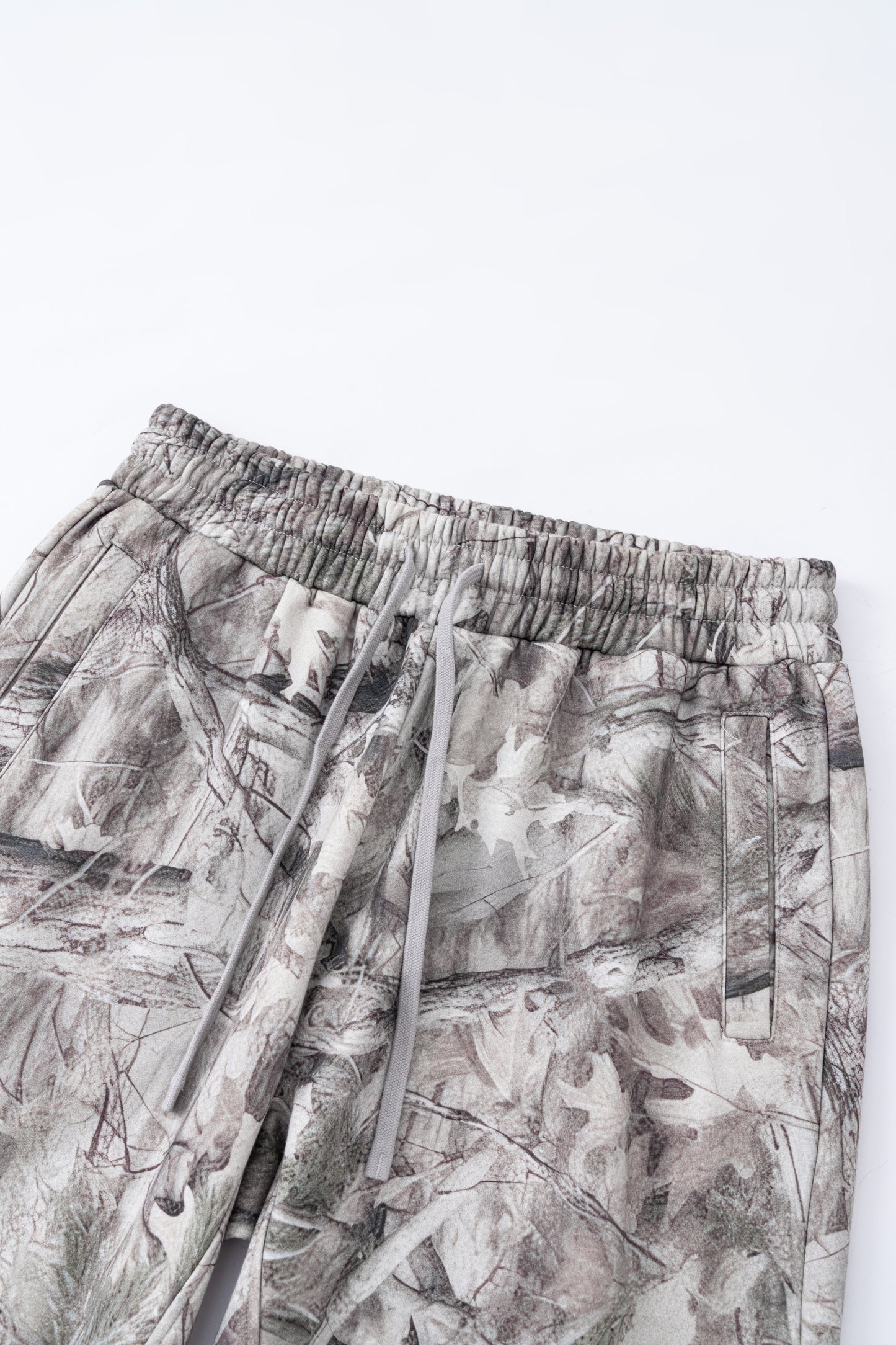 Leaf Camo Pattern | Baggy Pants - Santo 