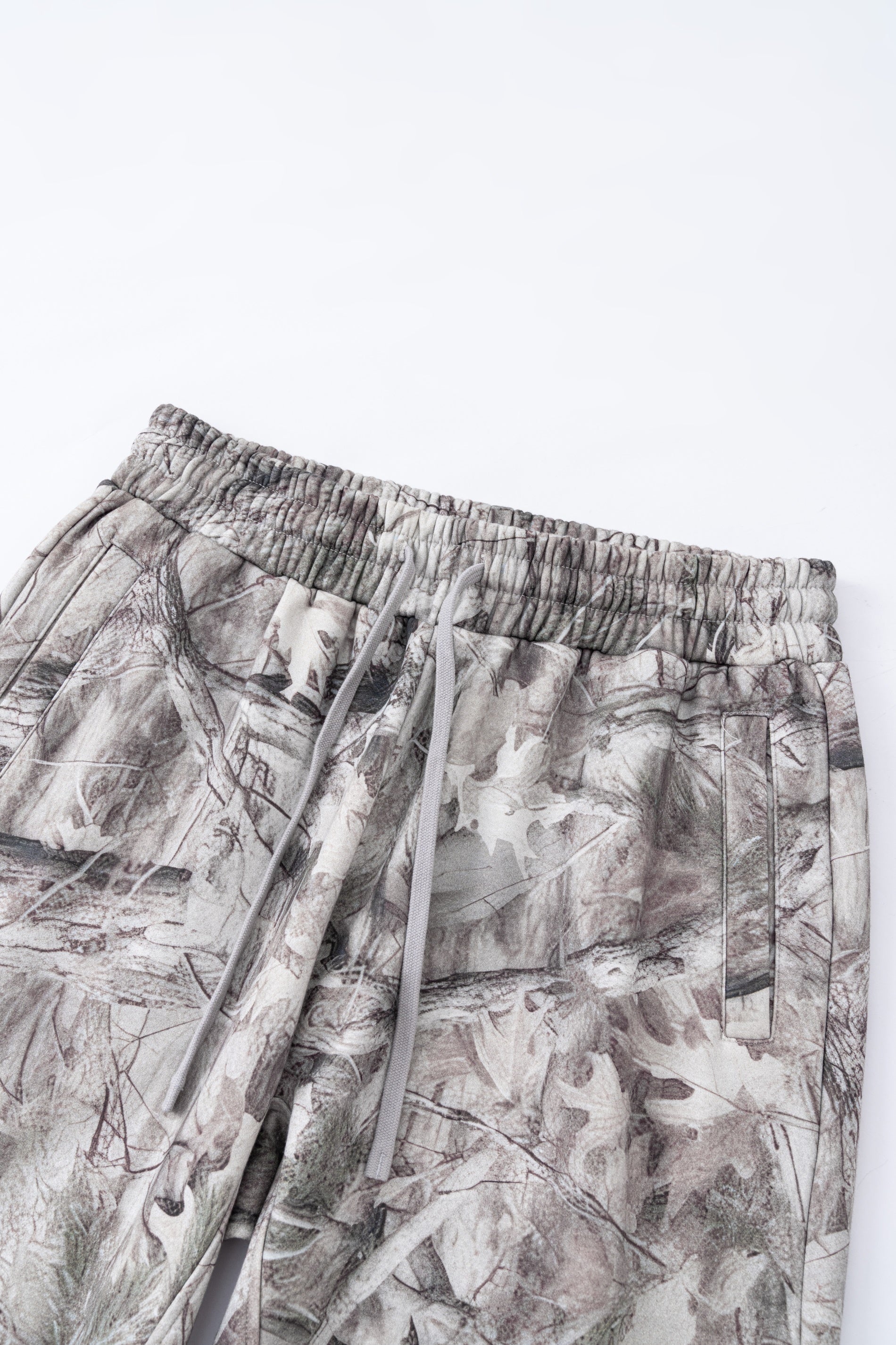 Leaf Camo Pattern | Baggy Pants - Santo 