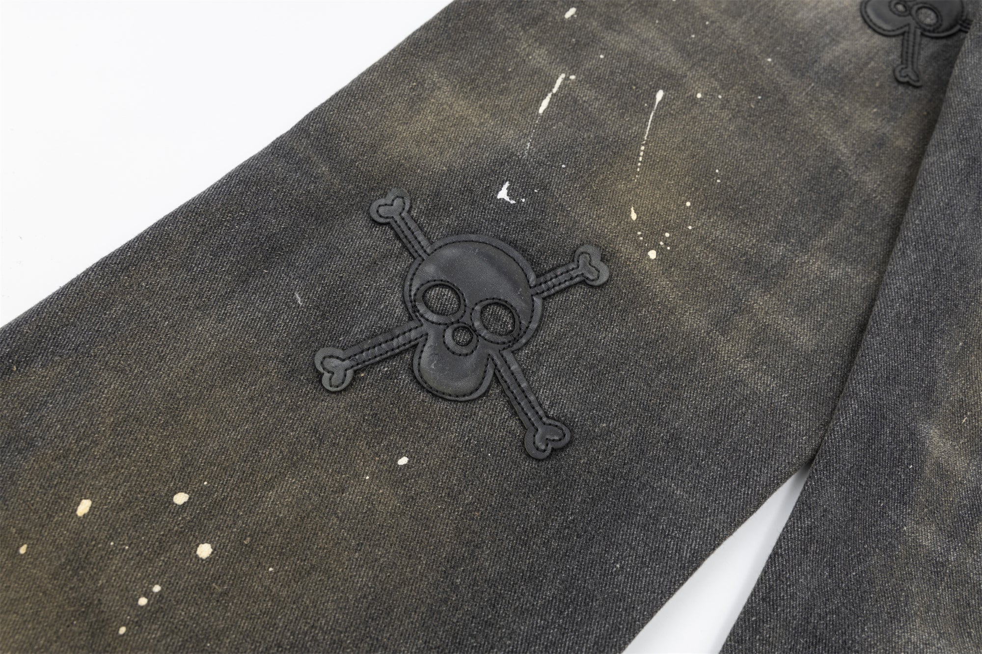 Totenkopf Graffiti | Gemusterte Vintage Streetstyle Jeans