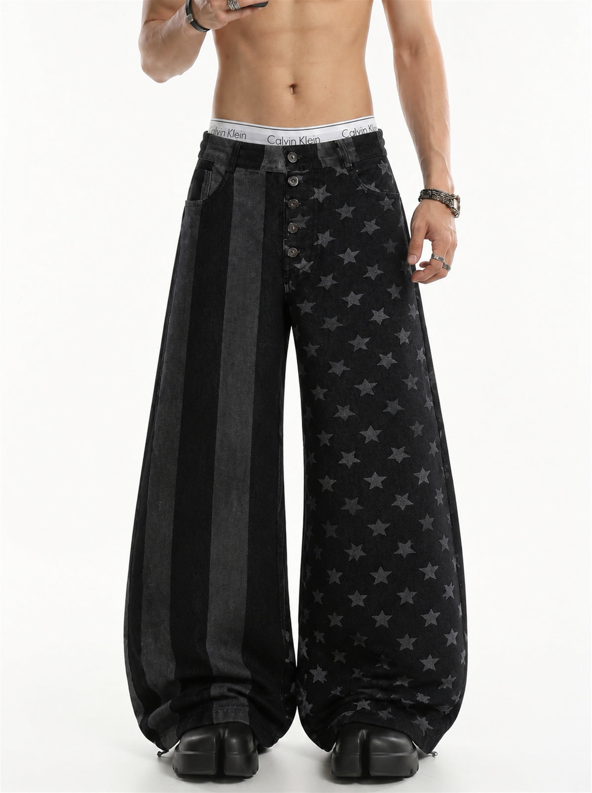 Striped Star Baggy Barrel Jeans model image