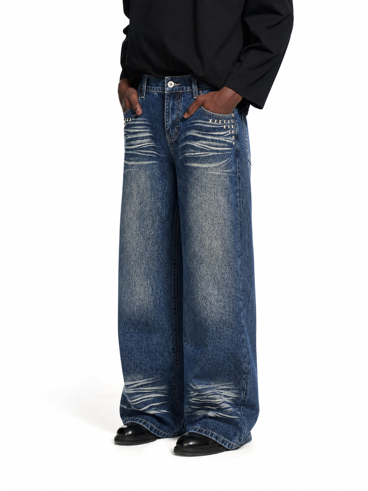Studded Washed Baggy Jeans model image