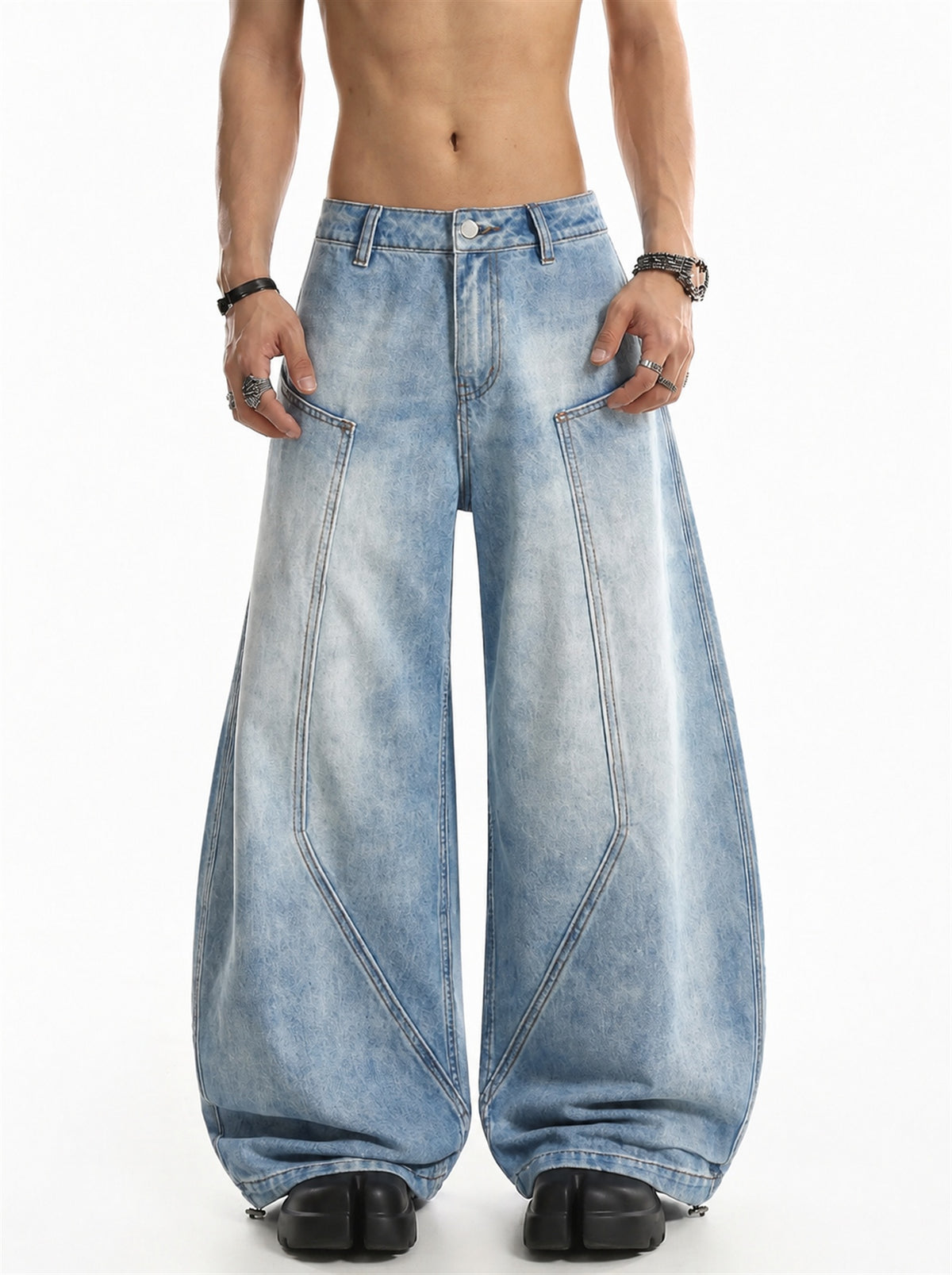 Seam Panel Baggy Barrel Jeans model image