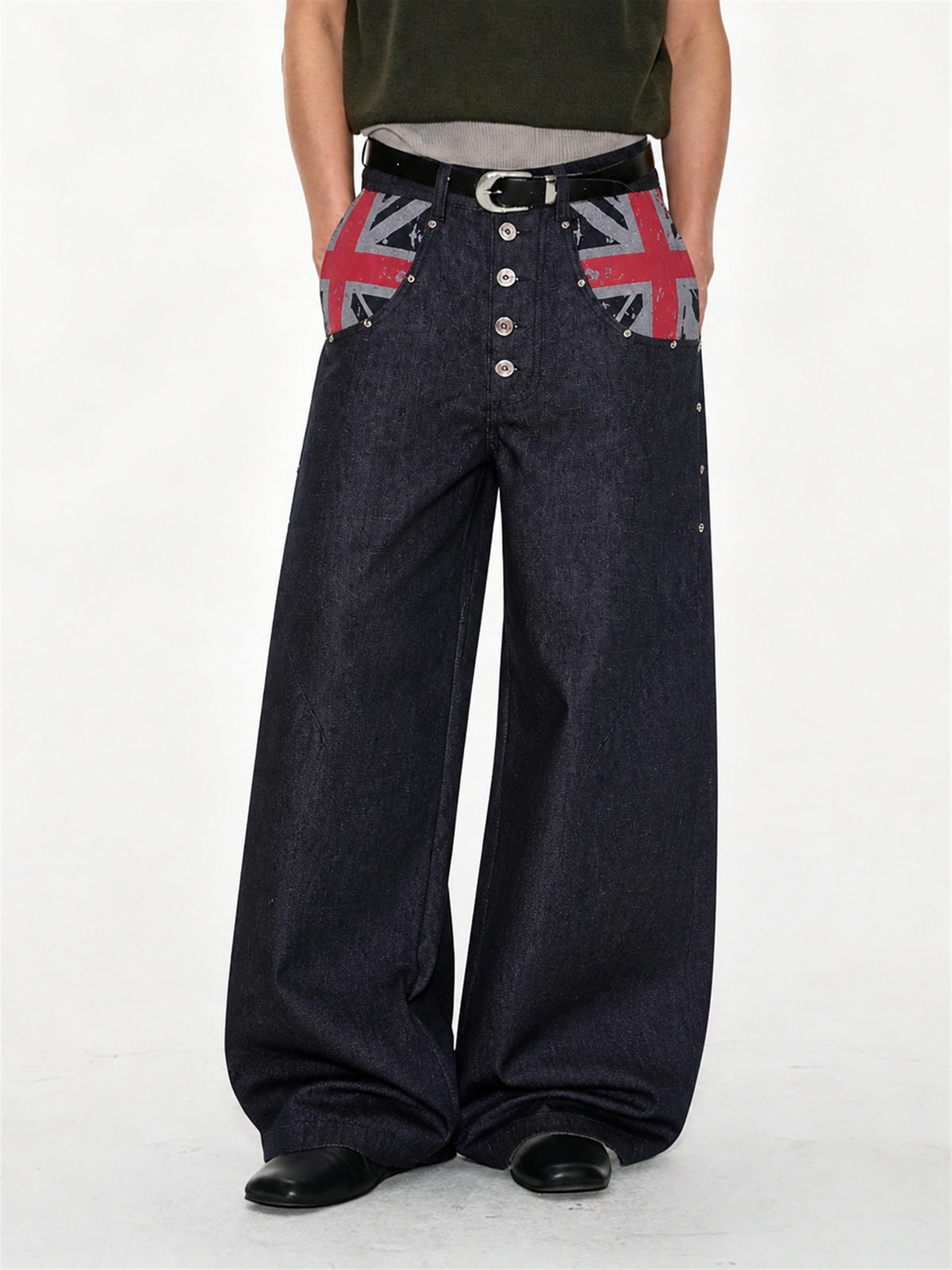 Union Jack Pocket Baggy Jeans model image