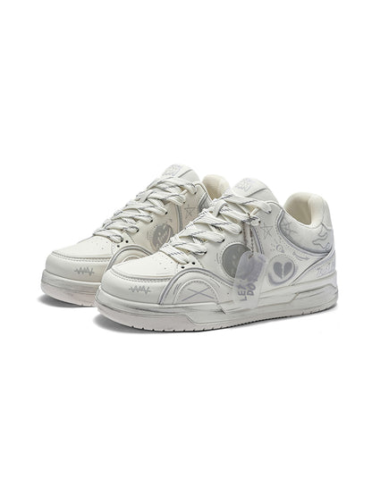 Broken Heart Graphic Low Top Sneakers White product image