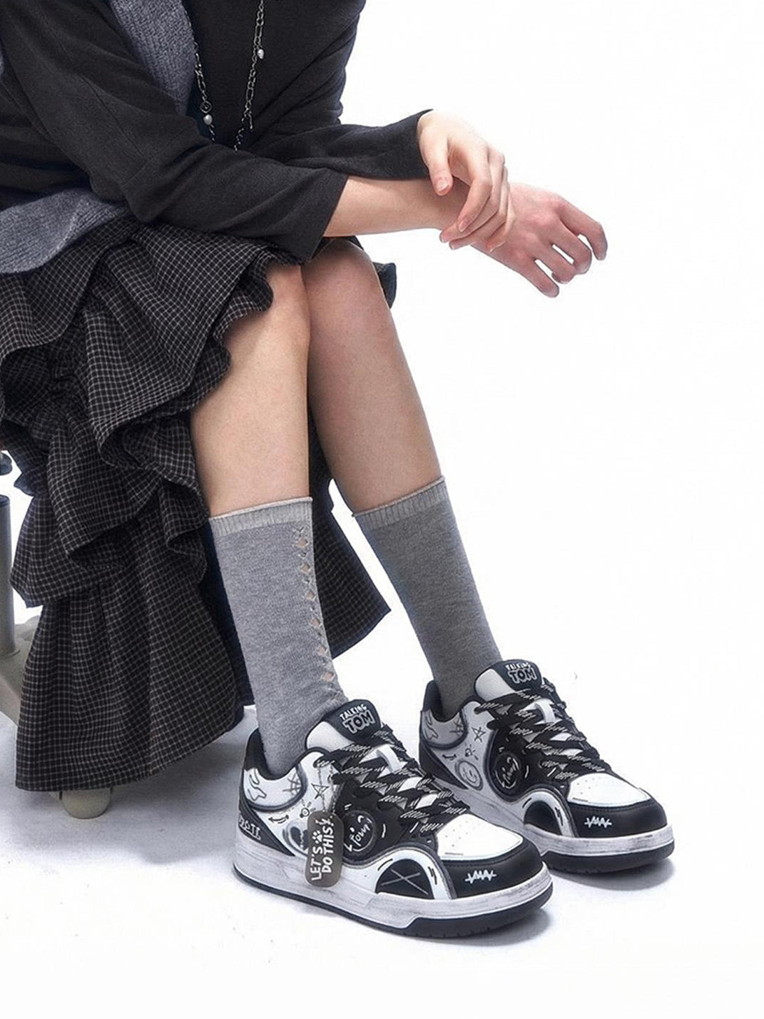 Broken Heart Graphic Low Top Sneakers on foot styling image 6