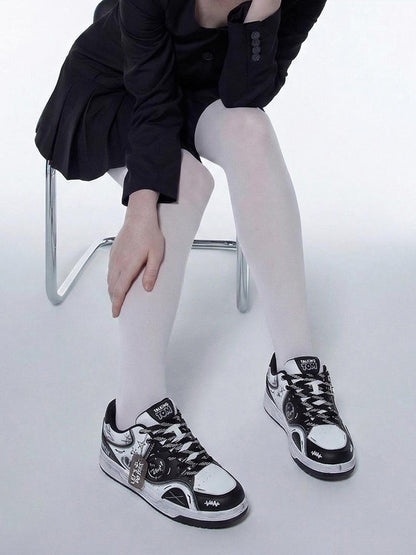Broken Heart Graphic Low Top Sneakers on foot styling image 7