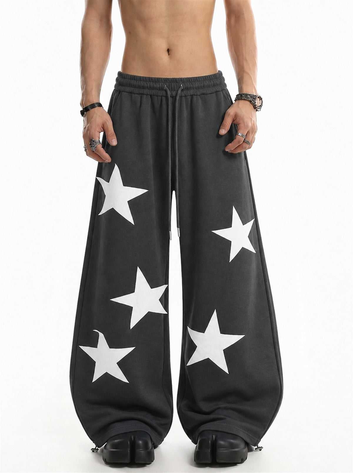 Star Applique Baggy Barrel Sweatpants model image
