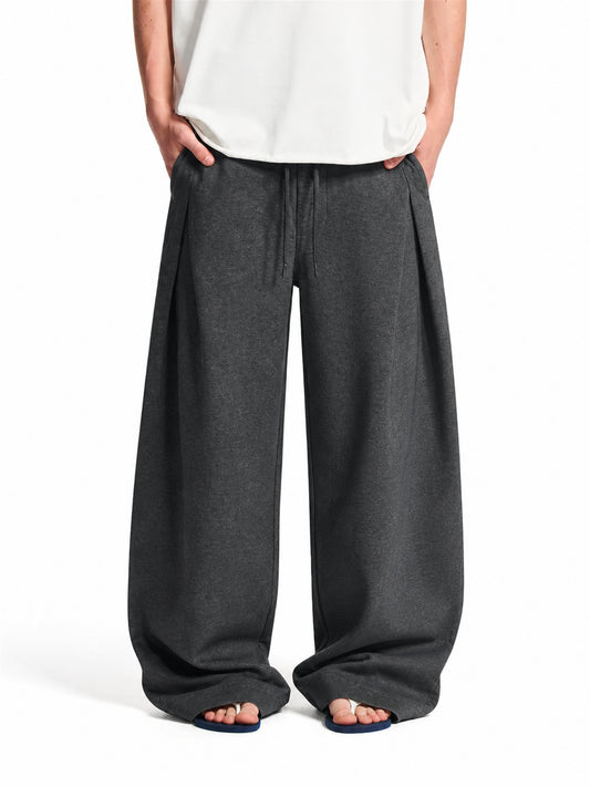 Pleated Baggy Sweatpants model image