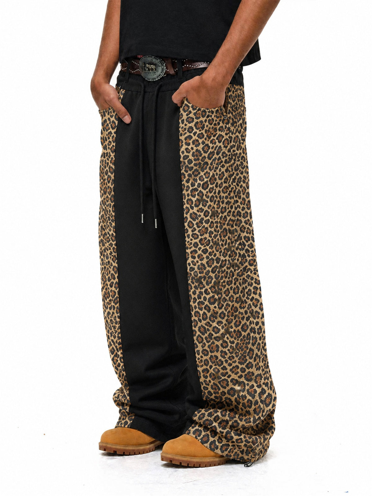 Leopard Panel Baggy Barrel Sweatpants model image
