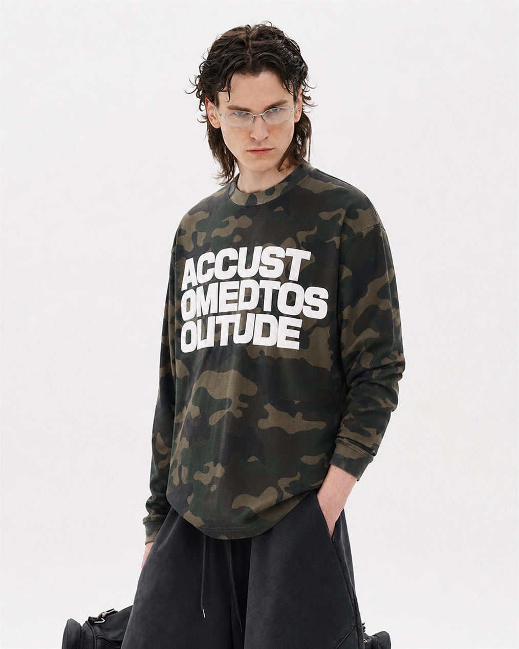 Camo Slogan Graphic Long Sleeve Sweatshirt model image