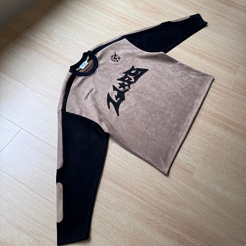 Contrast Panel Gothic Logo Long Sleeve Sweatshirt detail image 11
