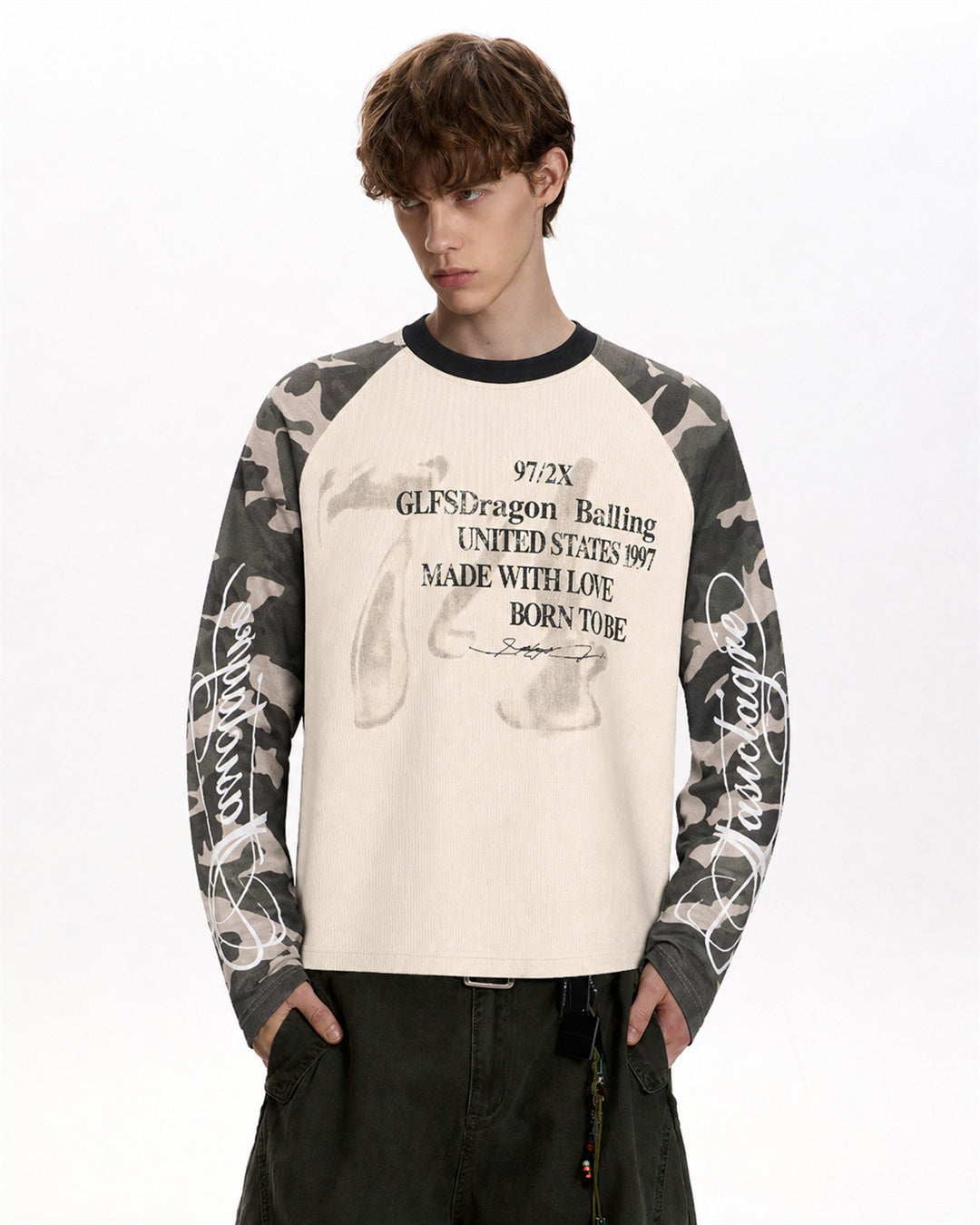 Camo Sleeve Dragon Graphic Long Sleeve Sweatshirt model image