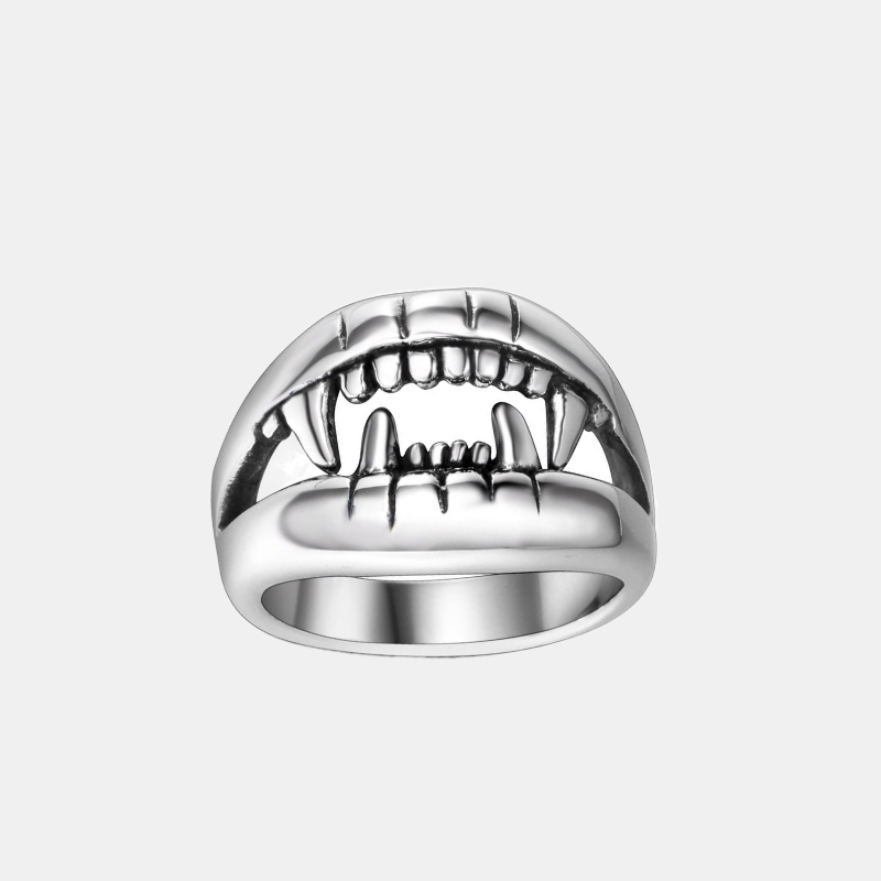 'Vamp' Ring - Santo 