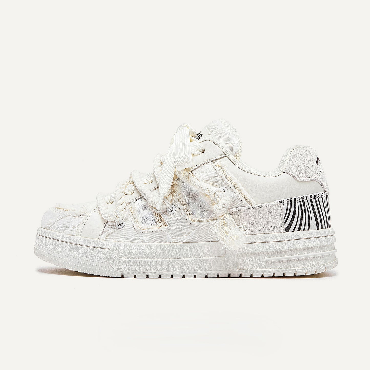 Cloud | White Streetwear Sneakers - Santo 