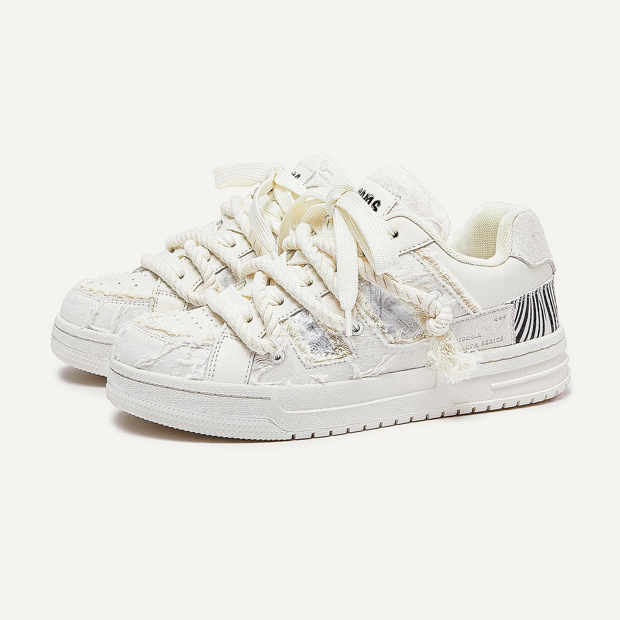 Cloud | White Streetwear Sneakers - Santo 