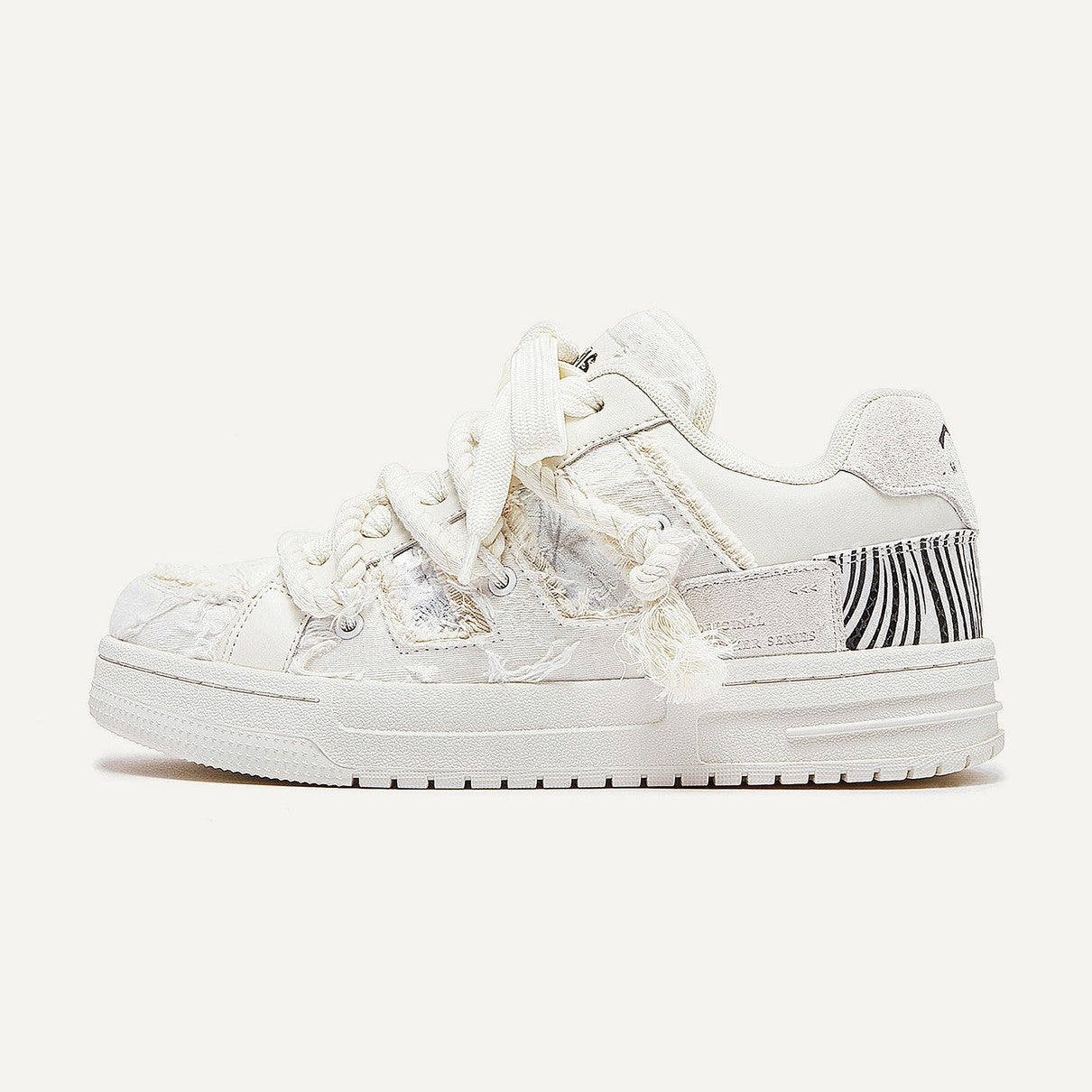 Cloud | White Streetwear Sneakers - Santo 