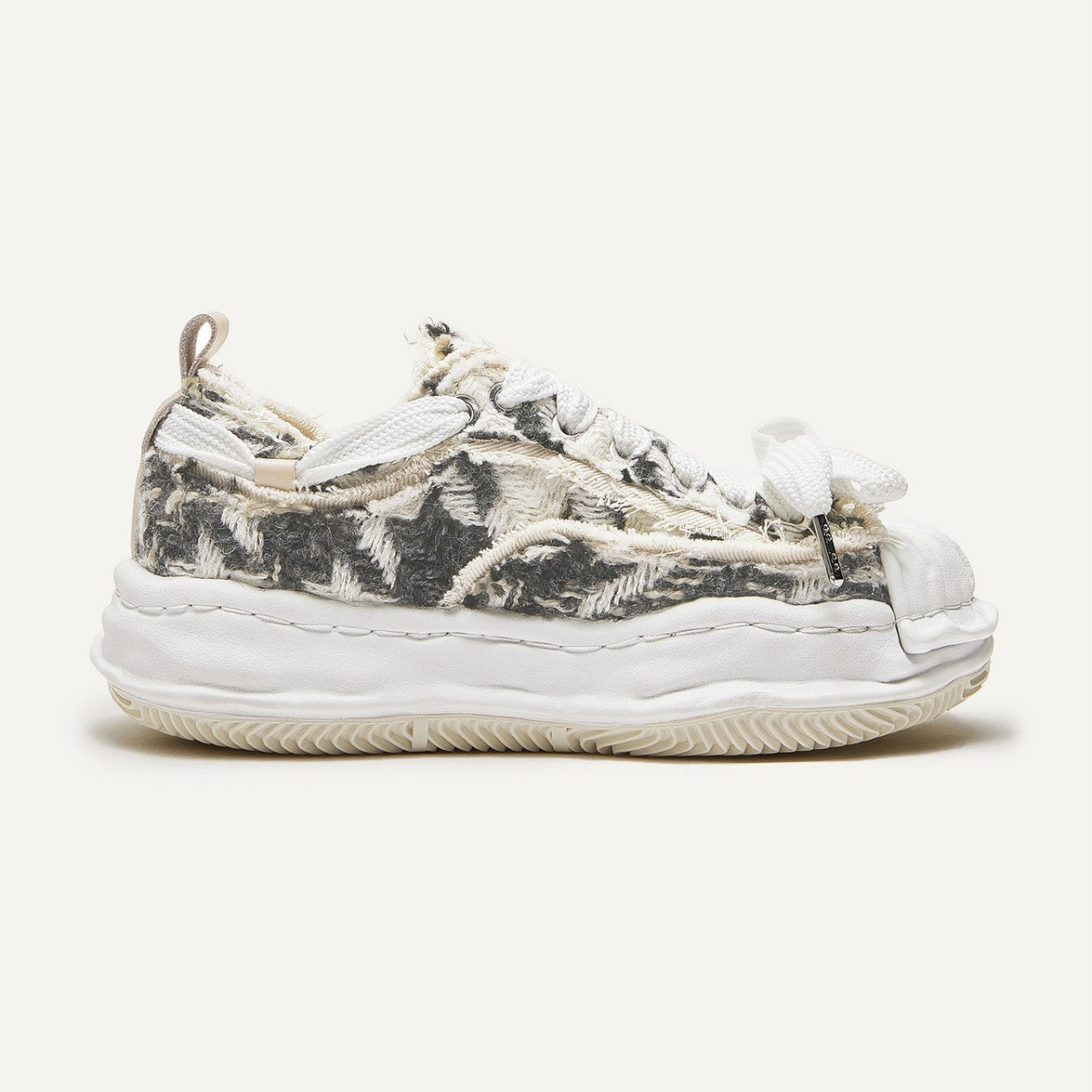 Destroy | Retro Y2K Punk Sneakers - Santo 