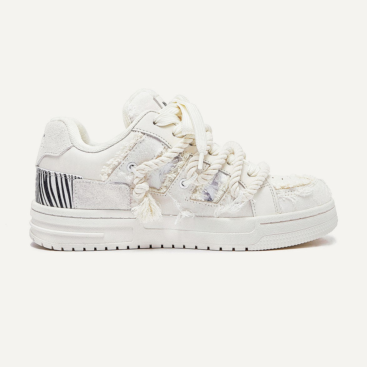 Cloud | White Streetwear Sneakers - Santo 